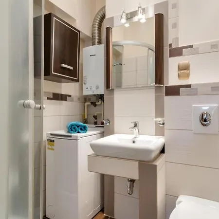 Elite Korzenna Center